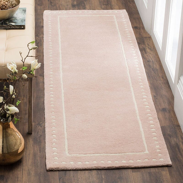 Safavieh Bella Bel151M Light Pink/Ivory Rug.