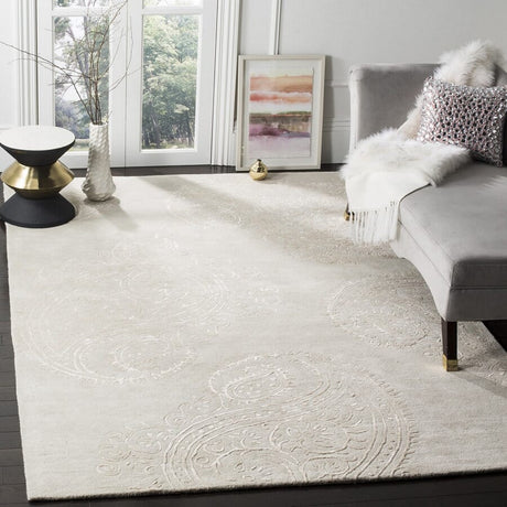 Safavieh Bella Bel153C Silver / Beige Rugs.