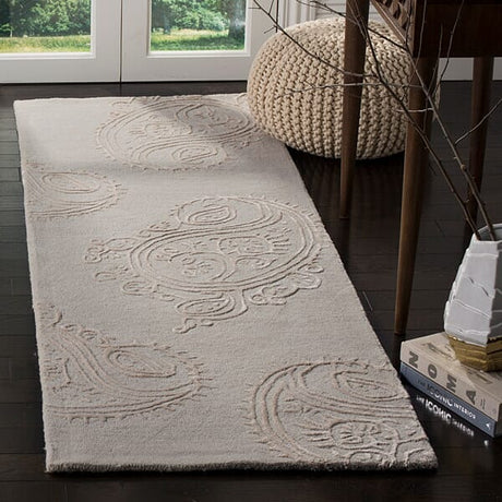 Safavieh Bella Bel153C Silver / Beige Rugs.