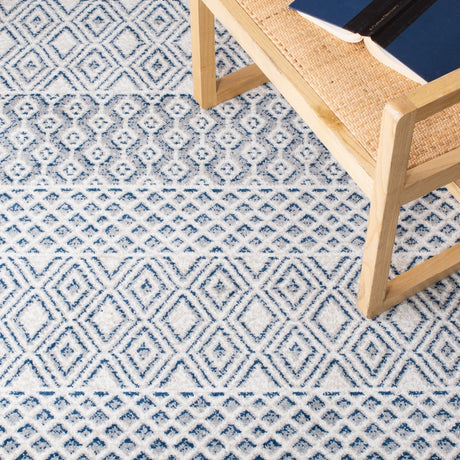 Safavieh Belmont Bmt132B Ivory/Navy Rugs.