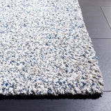 Safavieh Berber 4'-0" x 6'-0" Rug in Ivory / Blue