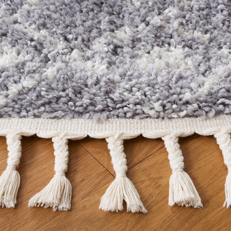 Safavieh Berber Fringe Shag Bfg516G Light Grey/Ivory Rug.