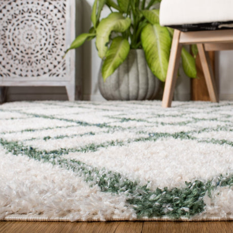 Safavieh Berber Shag Ber214C Ivory/Green Rugs.
