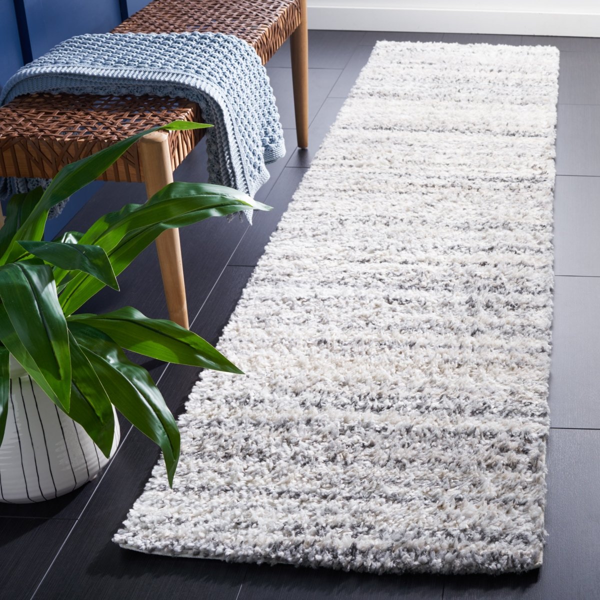 Safavieh Berber Shag Ber406F Grey/Ivory Rugs.