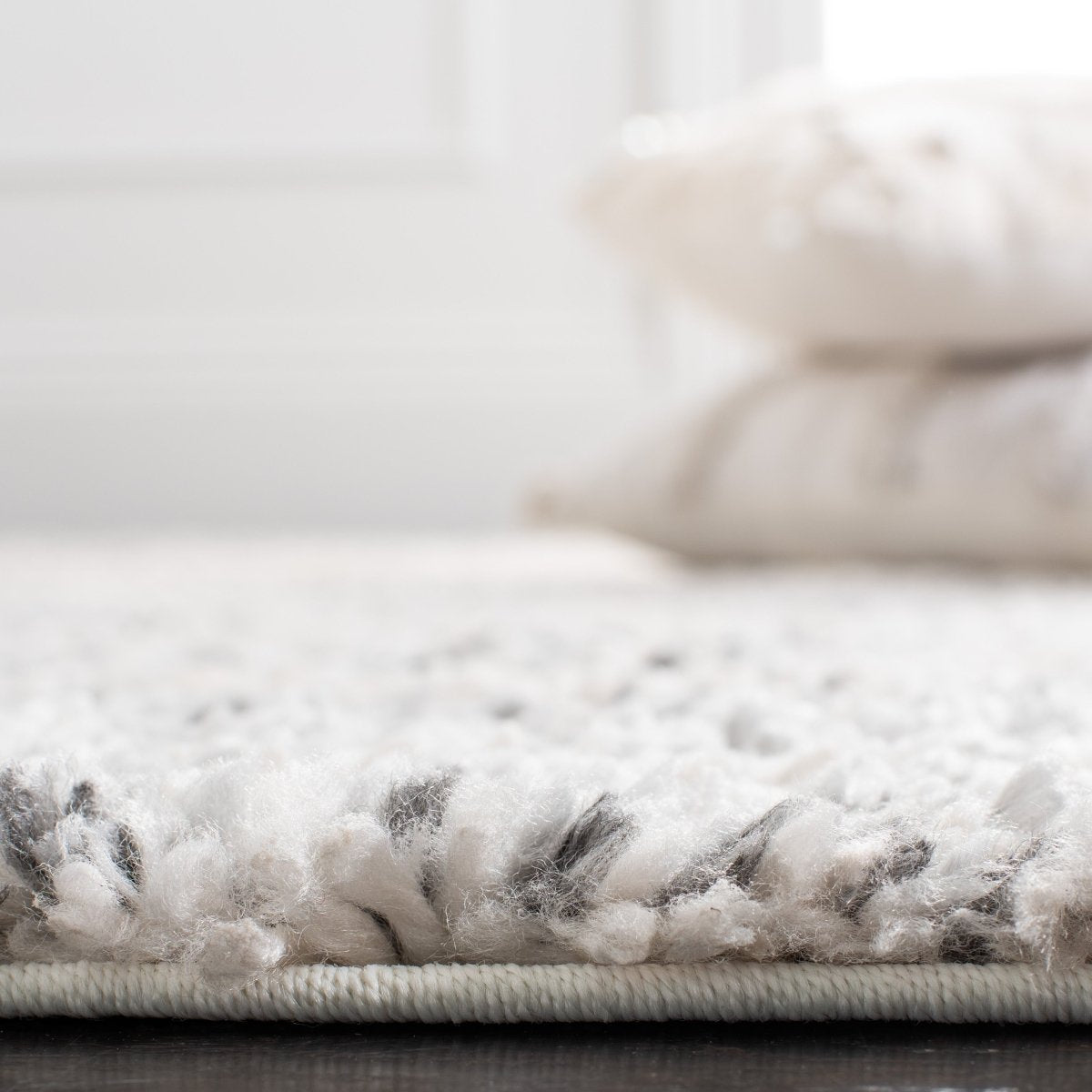 Safavieh Berber Shag Ber406F Grey/Ivory Rugs.
