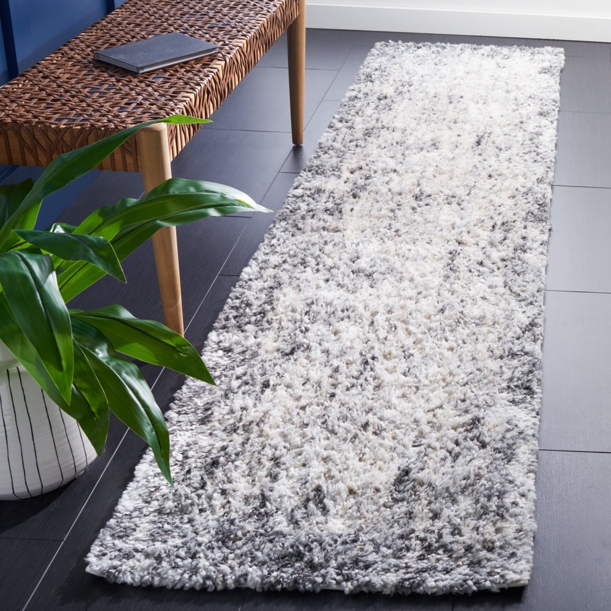Safavieh Berber Shag Ber416F Grey/Ivory Rugs.