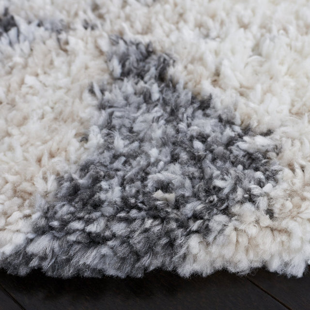 Safavieh Berber Shag Ber422F Grey/Ivory Rugs.