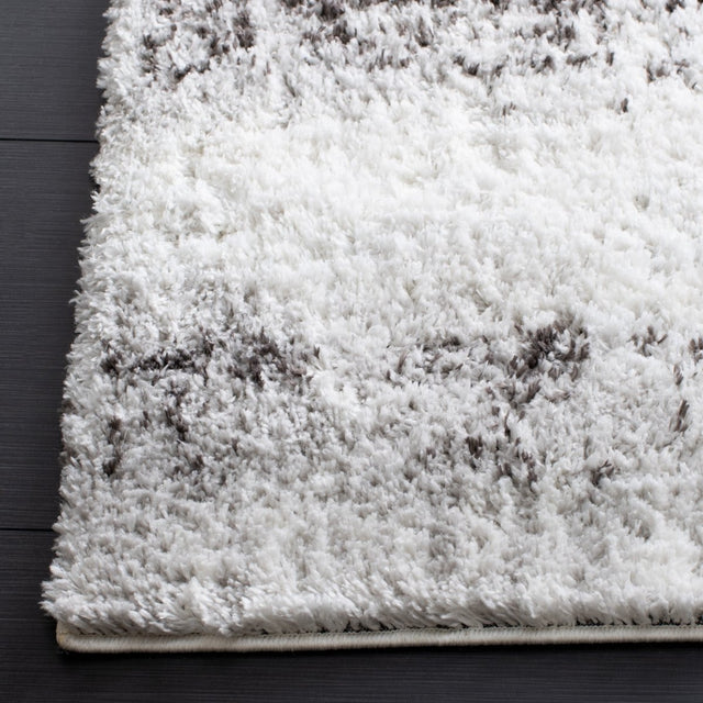 Safavieh Berber Shag Ber551F Grey/Dark Grey Rug.