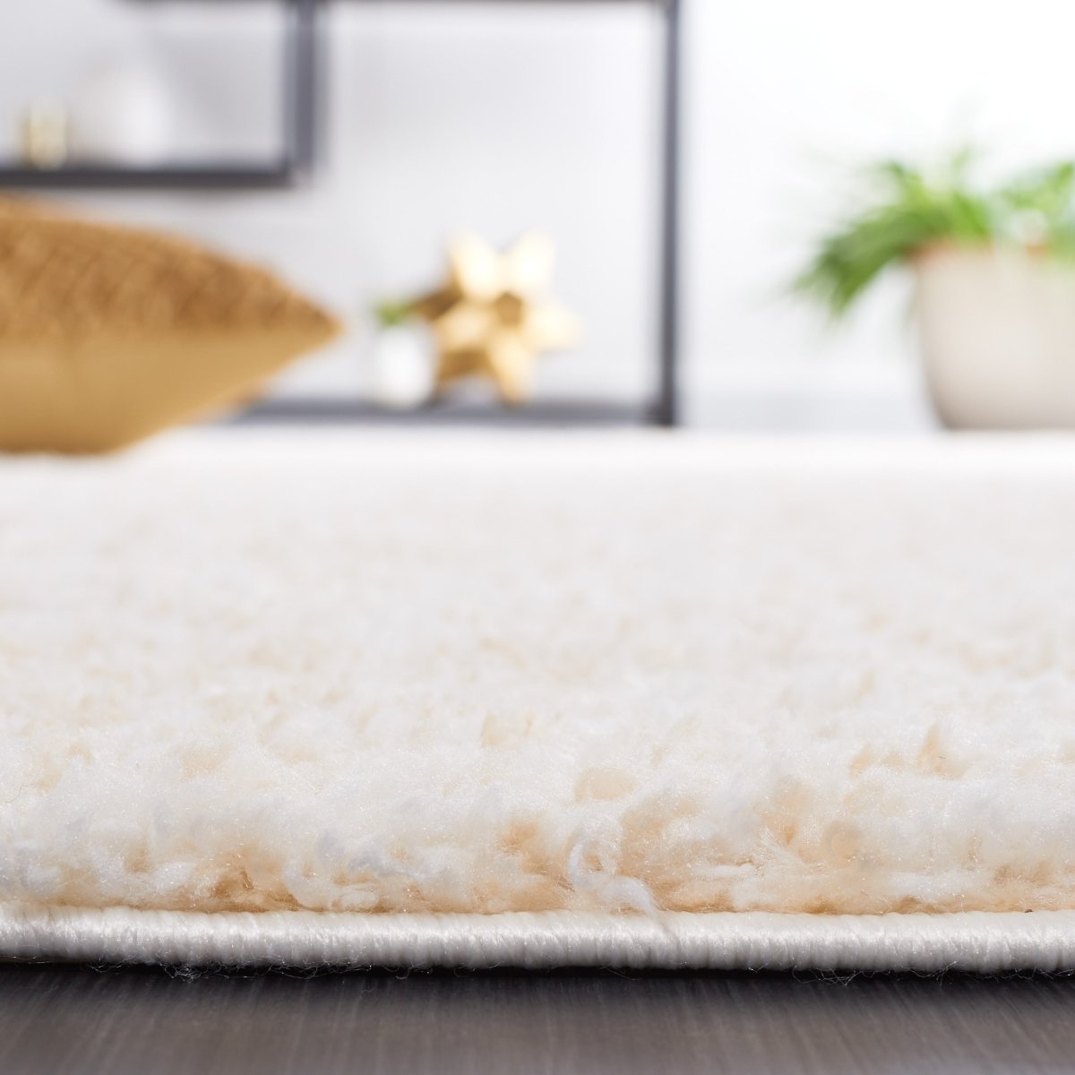 Safavieh Berber Shag Ber563A Ivory/Beige Rug.