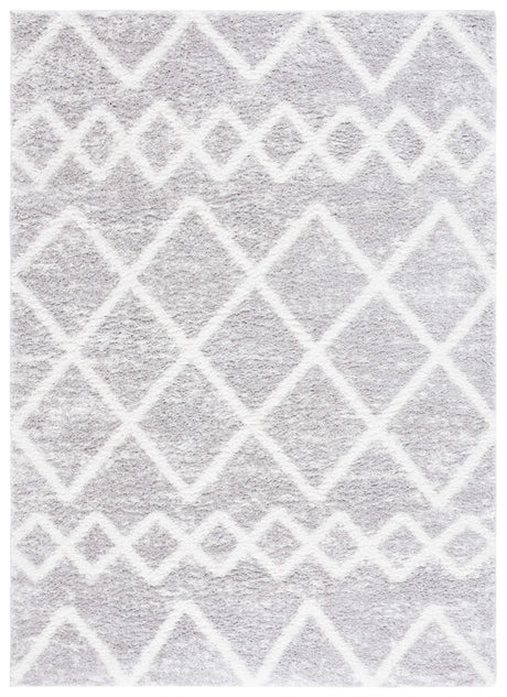 Safavieh Berber Shag 4'-5" x 6'-5" Rug in Grey / Ivory