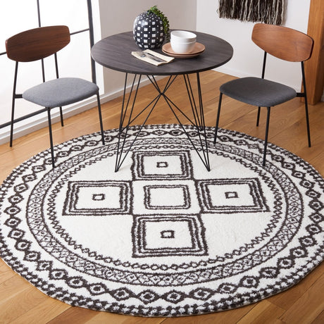 Safavieh Berber Shag Ber591A Ivory/Dark Grey Rug.