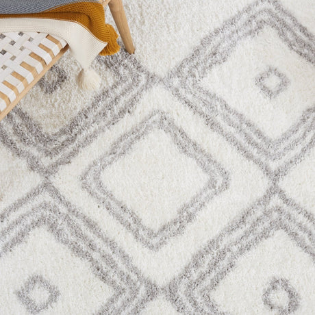 Safavieh Berber Shag Ber591B Ivory/Grey Rug.