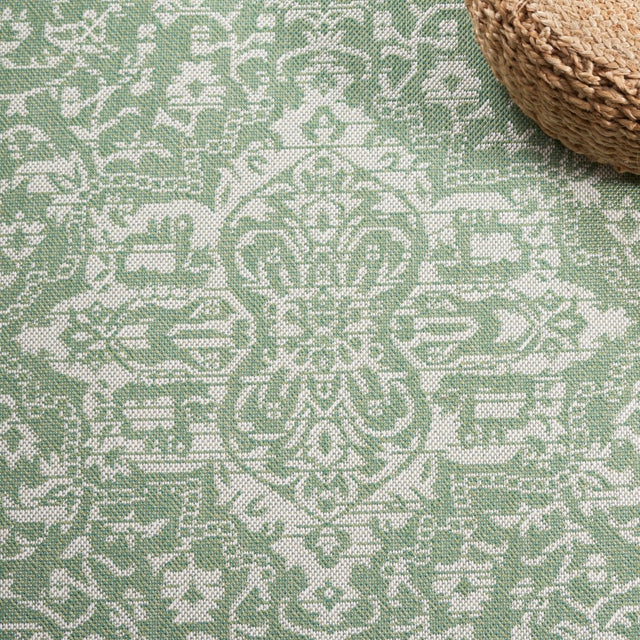 Safavieh Bermuda Bmu813Y Green/Ivory Rug.