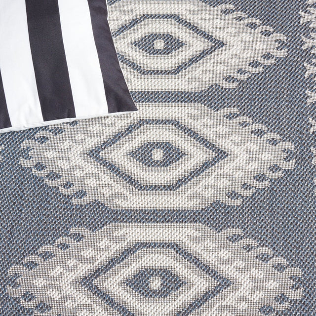 Safavieh Bermuda Bmu827N Navy/Ivory Rug.