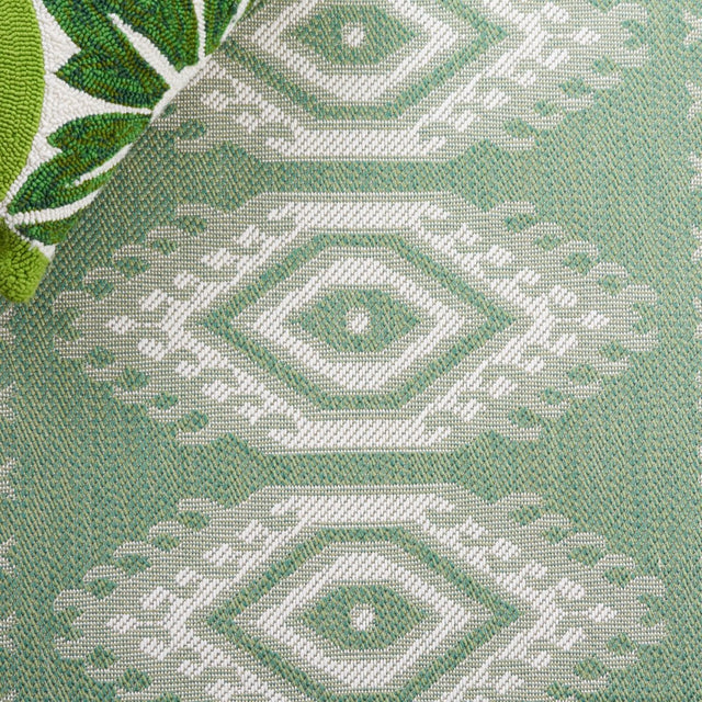 Safavieh Bermuda Bmu827Y Green/Ivory Rug.