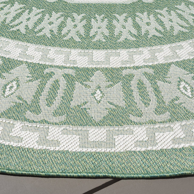 Safavieh Bermuda Bmu827Y Green/Ivory Rug.