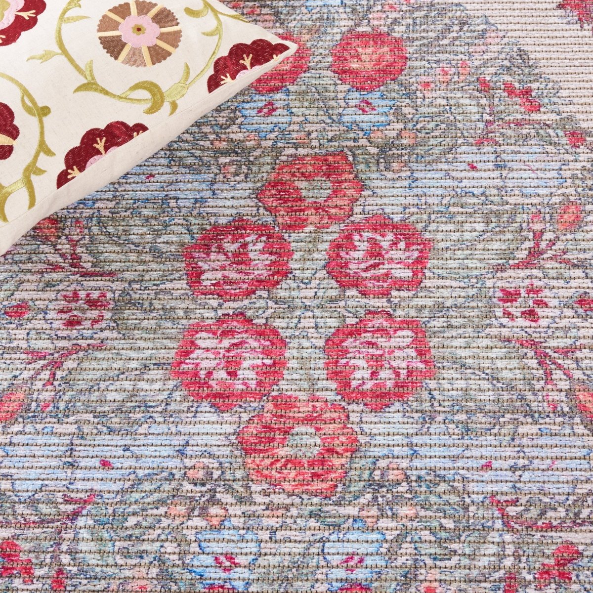Safavieh Besarabian Bes222B Beige/Sage Rug.