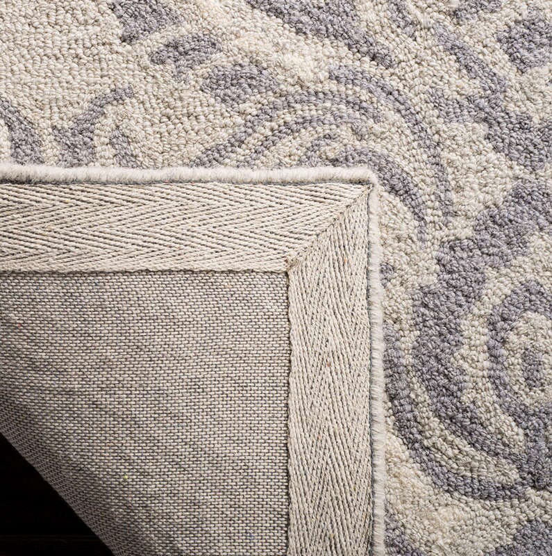 Safavieh Blossom Blm106A Light Grey / Ivory Rugs.