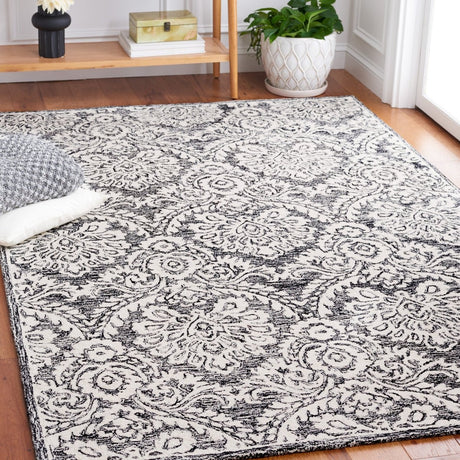 Safavieh Blossom Blm106Z Black/Ivory Rug.