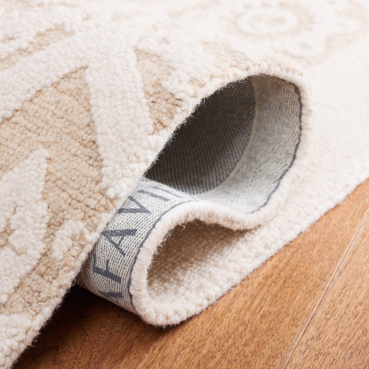 Safavieh Blossom Blm108T Ivory/Light Brown Rug.