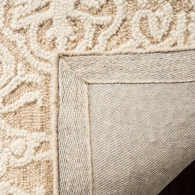 Safavieh Blossom Blm112B Beige/Ivory Rug.