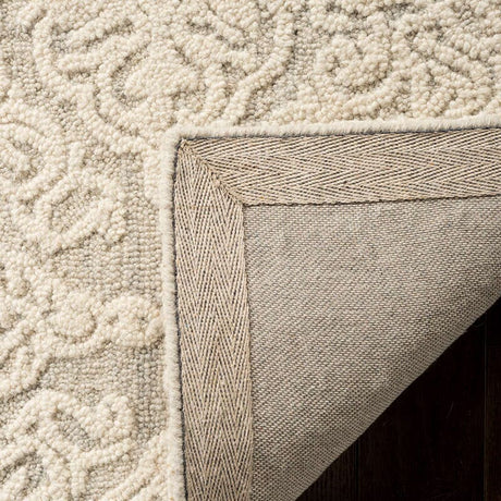 Safavieh Blossom Blm112G Silver/Ivory Rug.