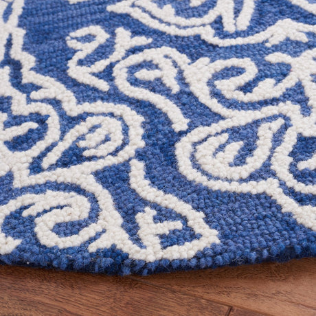 Safavieh Blossom Blm112N Navy/Ivory Rug.