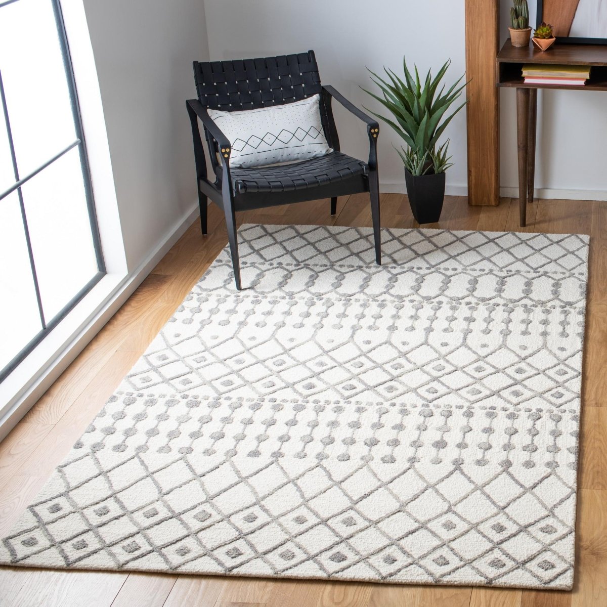 Safavieh Blossom Blm115A Ivory/Grey Rugs.