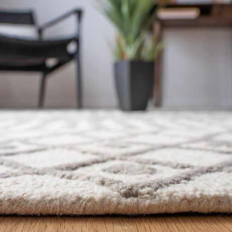 Safavieh Blossom Blm115A Ivory/Grey Rugs.