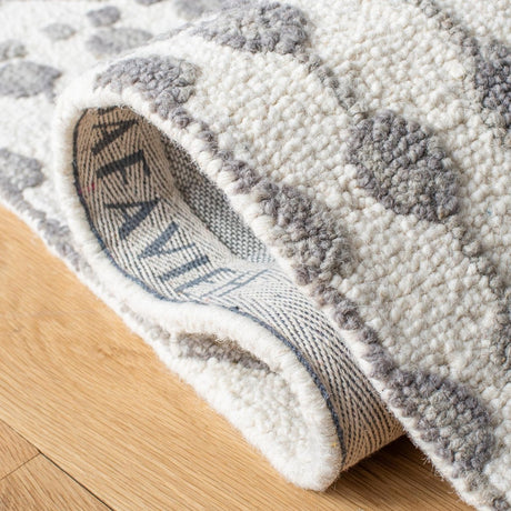 Safavieh Blossom Blm115A Ivory/Grey Rugs.