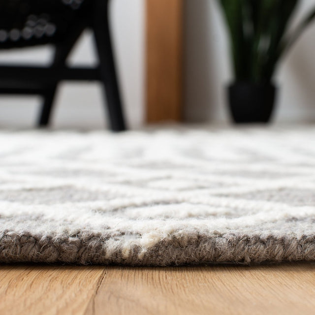 Safavieh Blossom Blm115F Grey/Ivory Rugs.