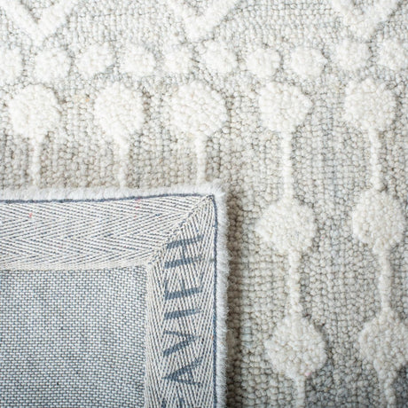 Safavieh Blossom Blm115G Silver/Ivory Rugs.