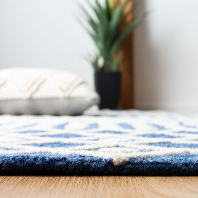 Safavieh Blossom Blm115N Navy/Ivory Rugs.