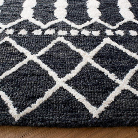 Safavieh Blossom Blm115Z Black/Ivory Rugs.
