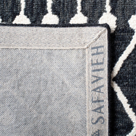Safavieh Blossom Blm115Z Black/Ivory Rugs.