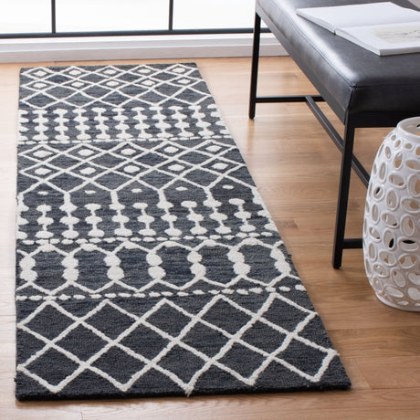 Safavieh Blossom Blm115Z Black/Ivory Rugs.