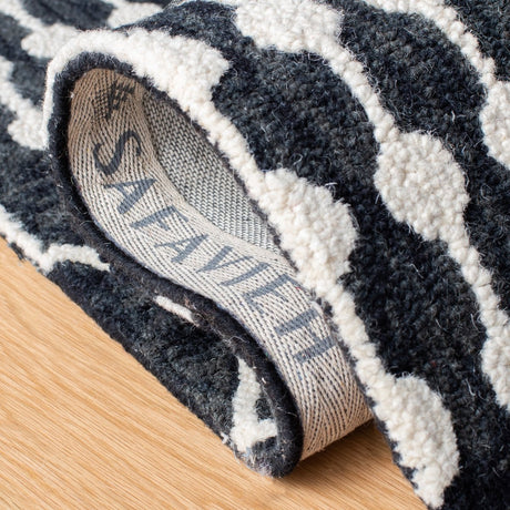 Safavieh Blossom Blm115Z Black/Ivory Rugs.