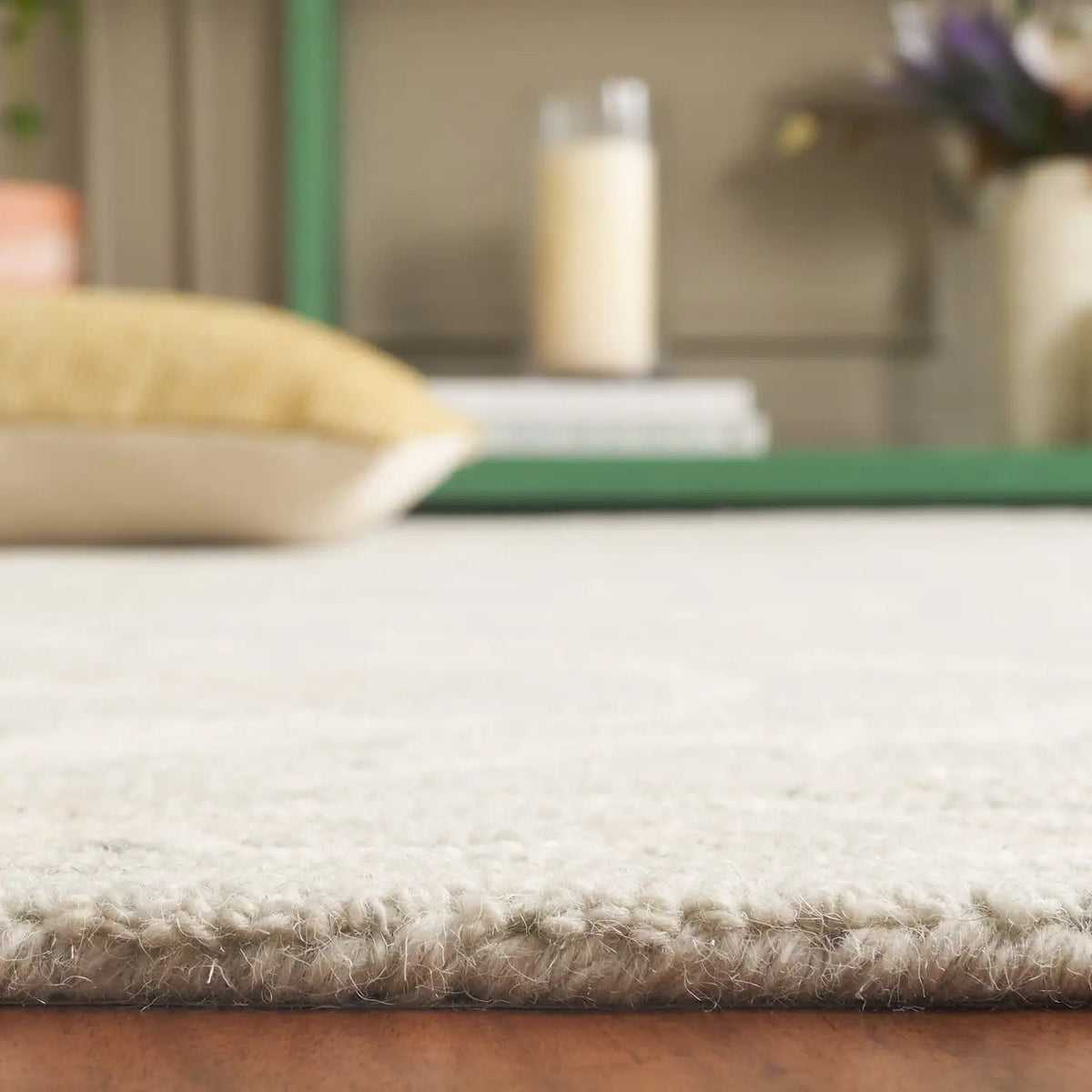 Safavieh Blossom 4'-0" x 6'-0" Rug in Light Grey / Ivory