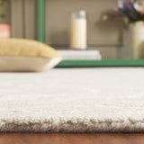 Safavieh Blossom 4'-0" x 6'-0" Rug in Light Grey / Ivory
