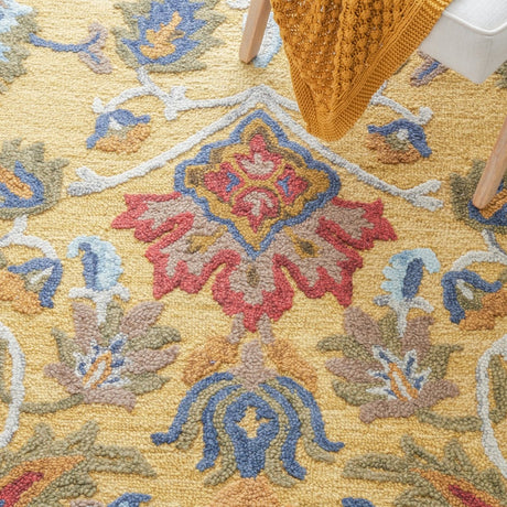 Safavieh Blossom Blm402D Gold/Multi Rug.