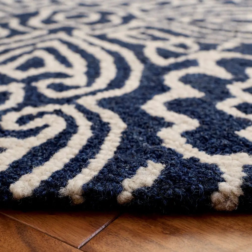 Safavieh Blossom 6'-0" x 6'-0" Rug in Blue / Ivory