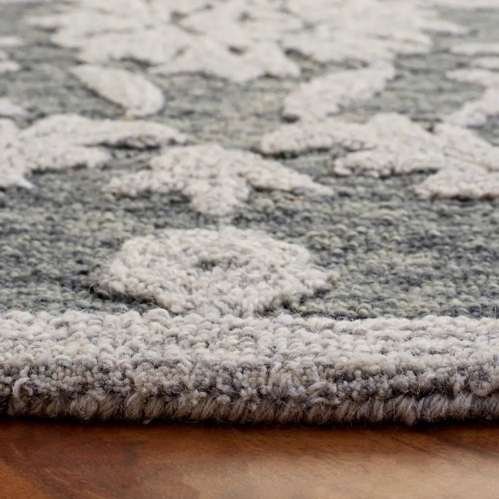 Safavieh Blossom 6'-0" x 6'-0" Rug in Grey / Ivory