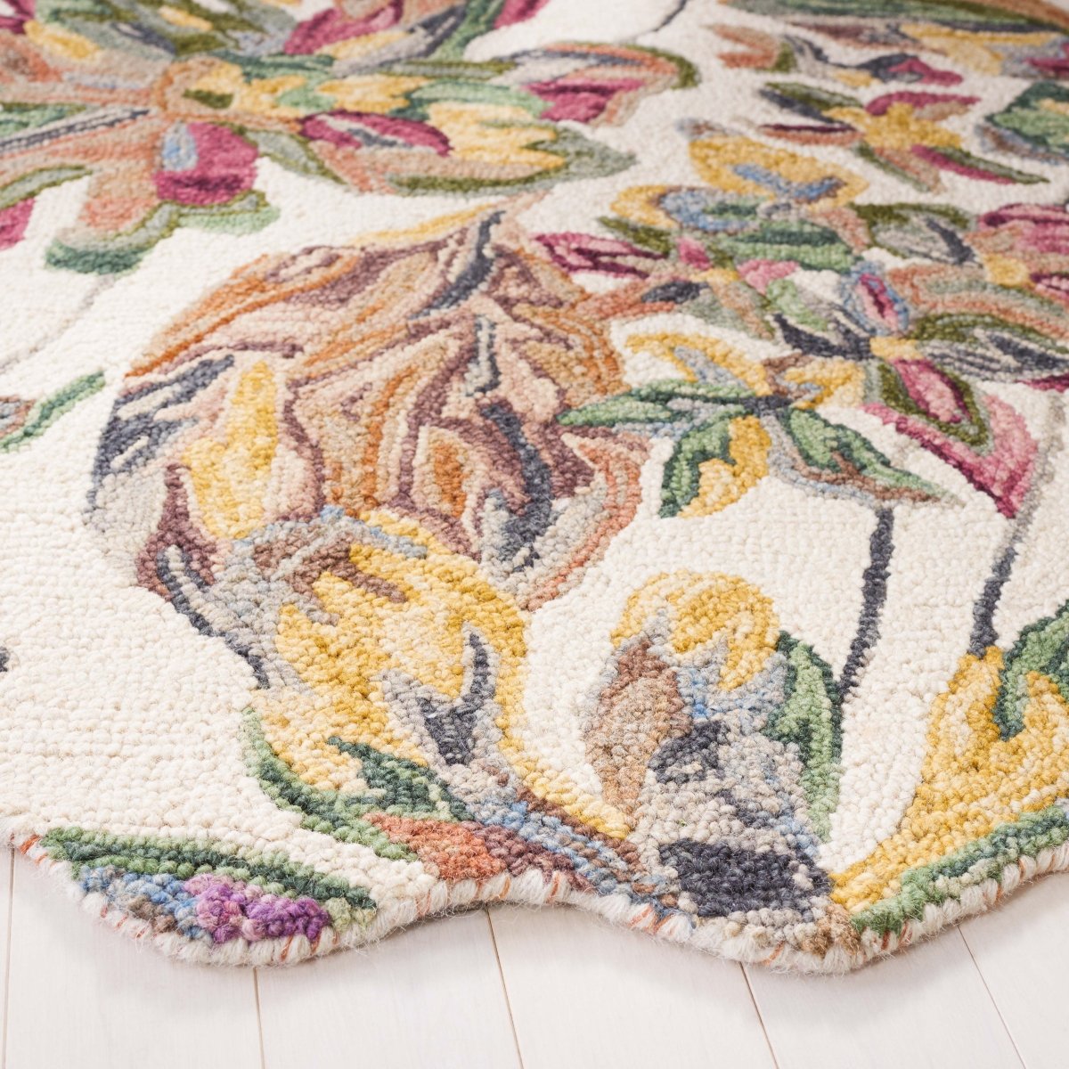 Safavieh Blossom Blm461A Ivory/Plum Rug.