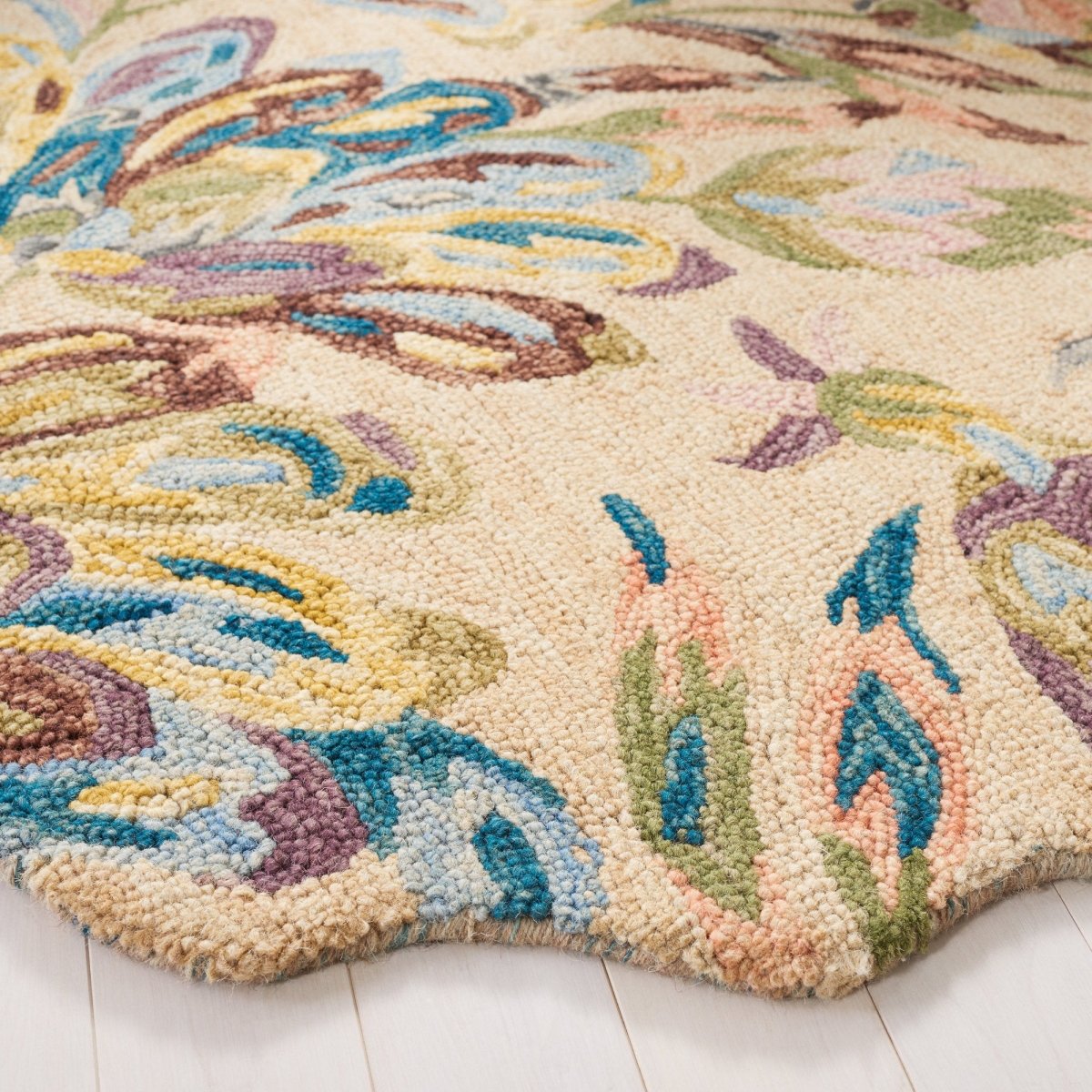 Safavieh Blossom Blm462B Beige/Purple Rug.