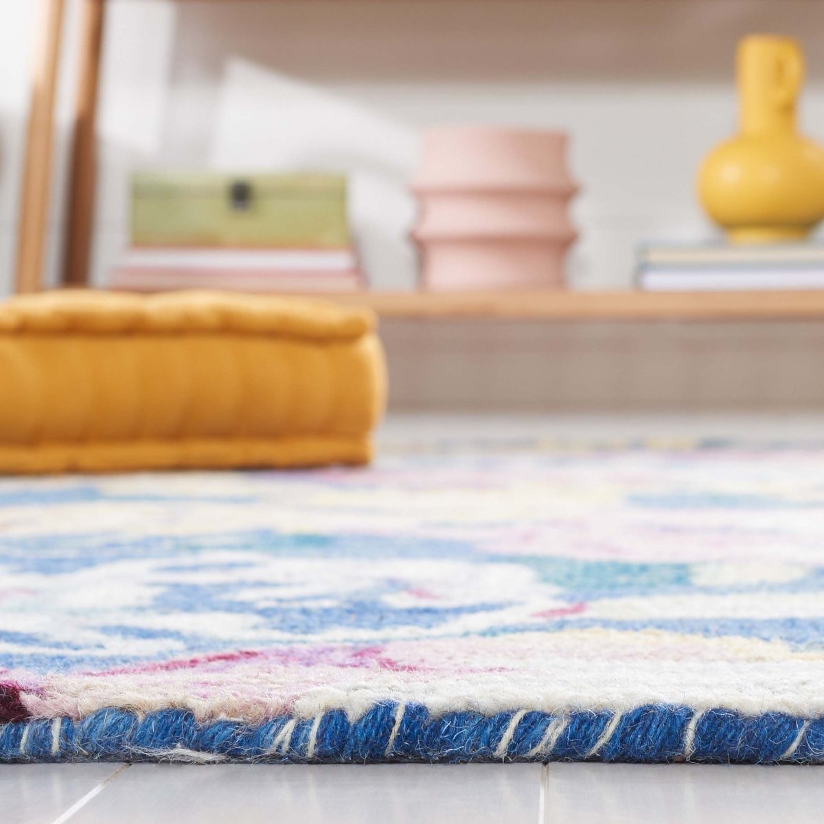 Safavieh Blossom Blm463L Light Blue/Plum Rug.