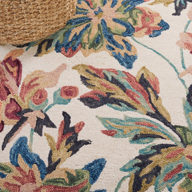 Safavieh Blossom Blm467A Ivory/Plum Rug.