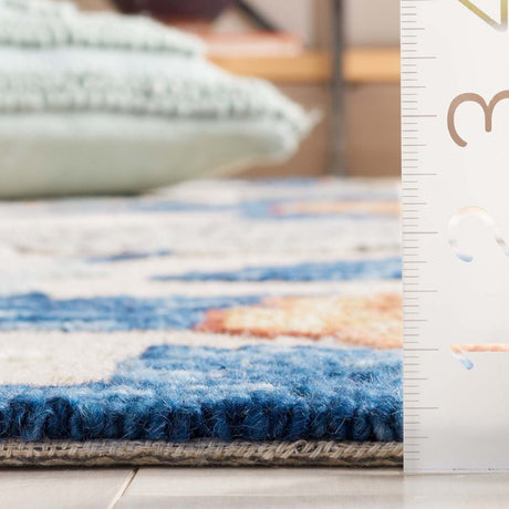 Safavieh Blossom Blm566B Beige/Red Rug.