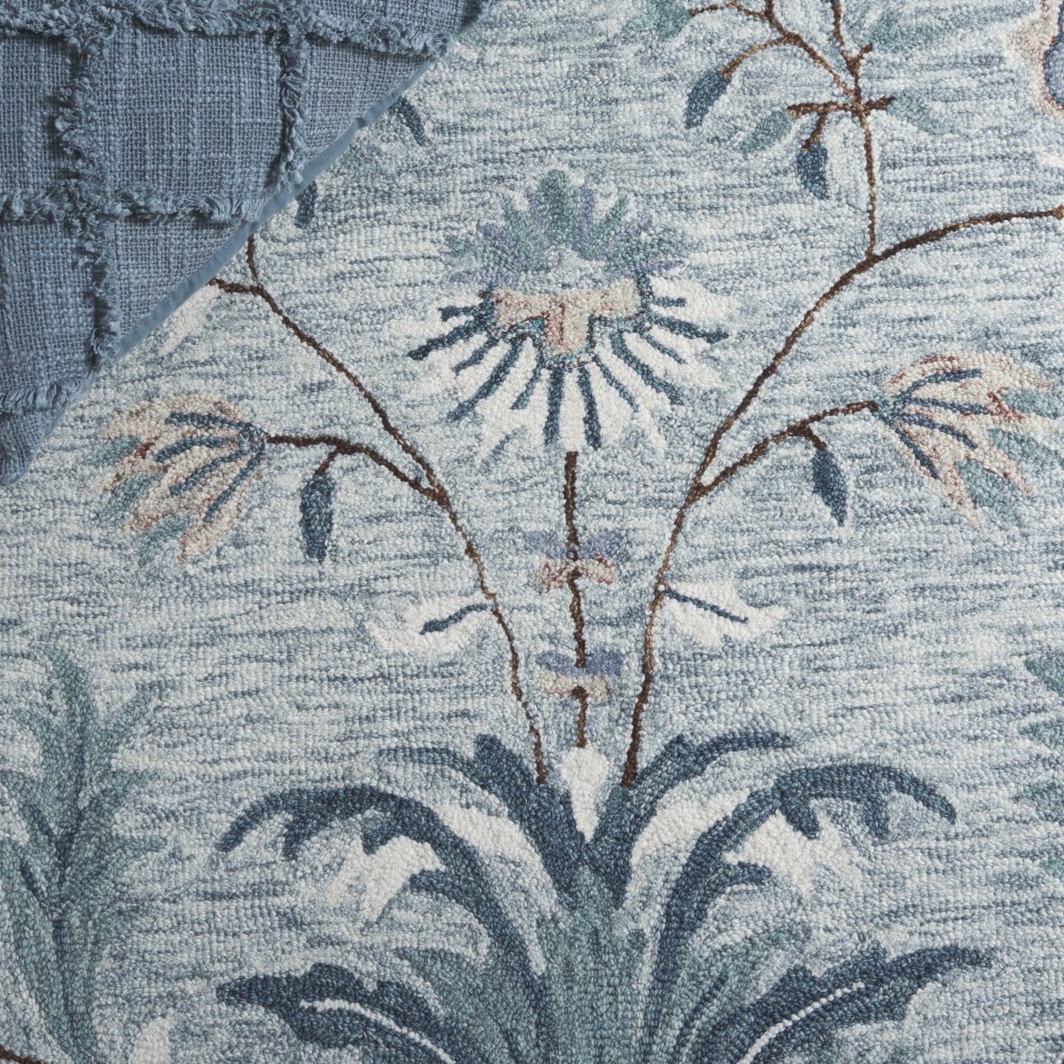 Safavieh Blossom Blm572F Grey/Ivory Rug.