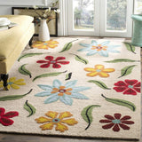 Safavieh Blossom Blm678A Beige / Multi Rugs.