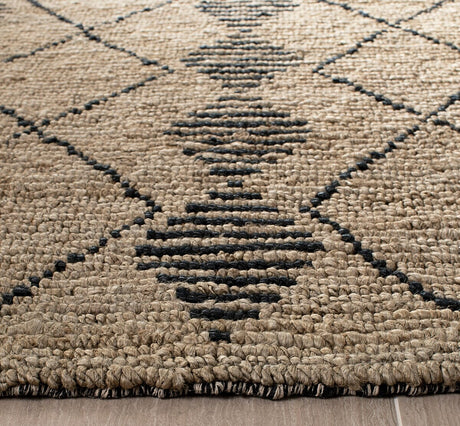 Safavieh Bohemian Boh703Z Beige / Black Rugs.